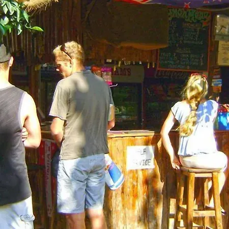 柏拉姆斯树之家酒店 2*