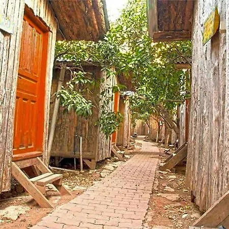 Bayrams Tree Hotel 2*